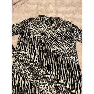 Rafaella  women’s animal print shirt XL black & White